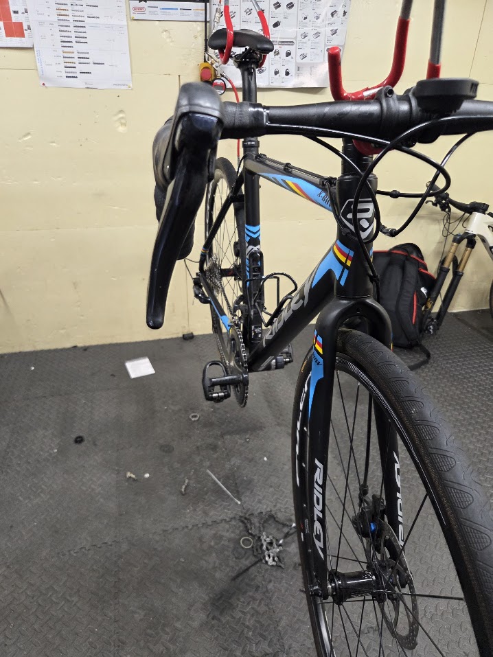Ridley racefiets met vers stuurlint na service-beurt bij Willemsen Bike Service Riemst